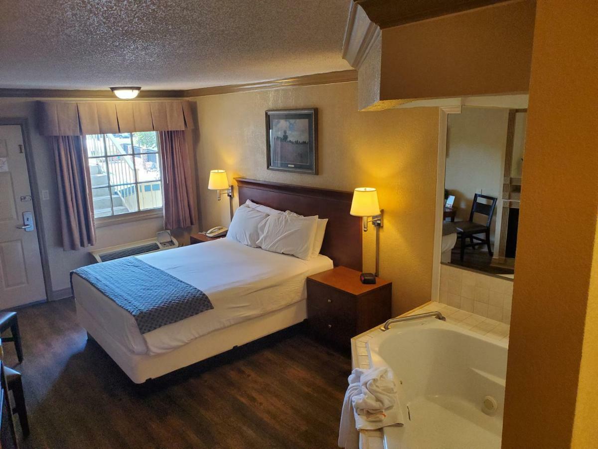 Queen Suite