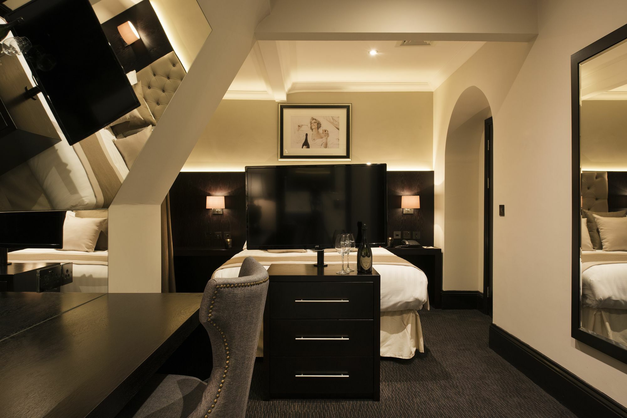 Two-Bedroom Apartment Penthouse