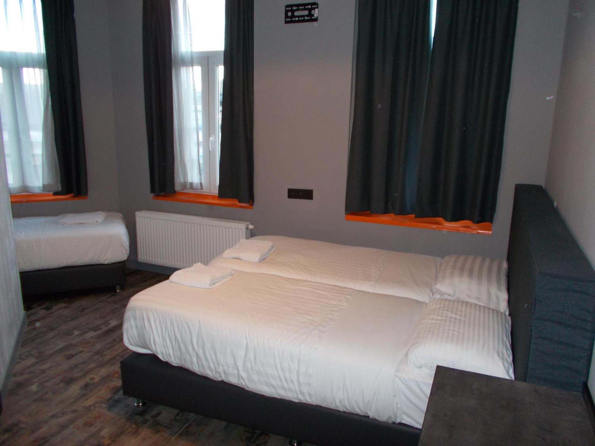 Triple Room with Bathroom,212893985:JPEG
