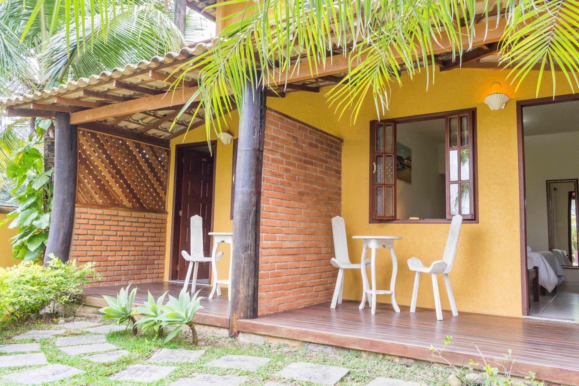 Habitación Triple con vistas al jardín