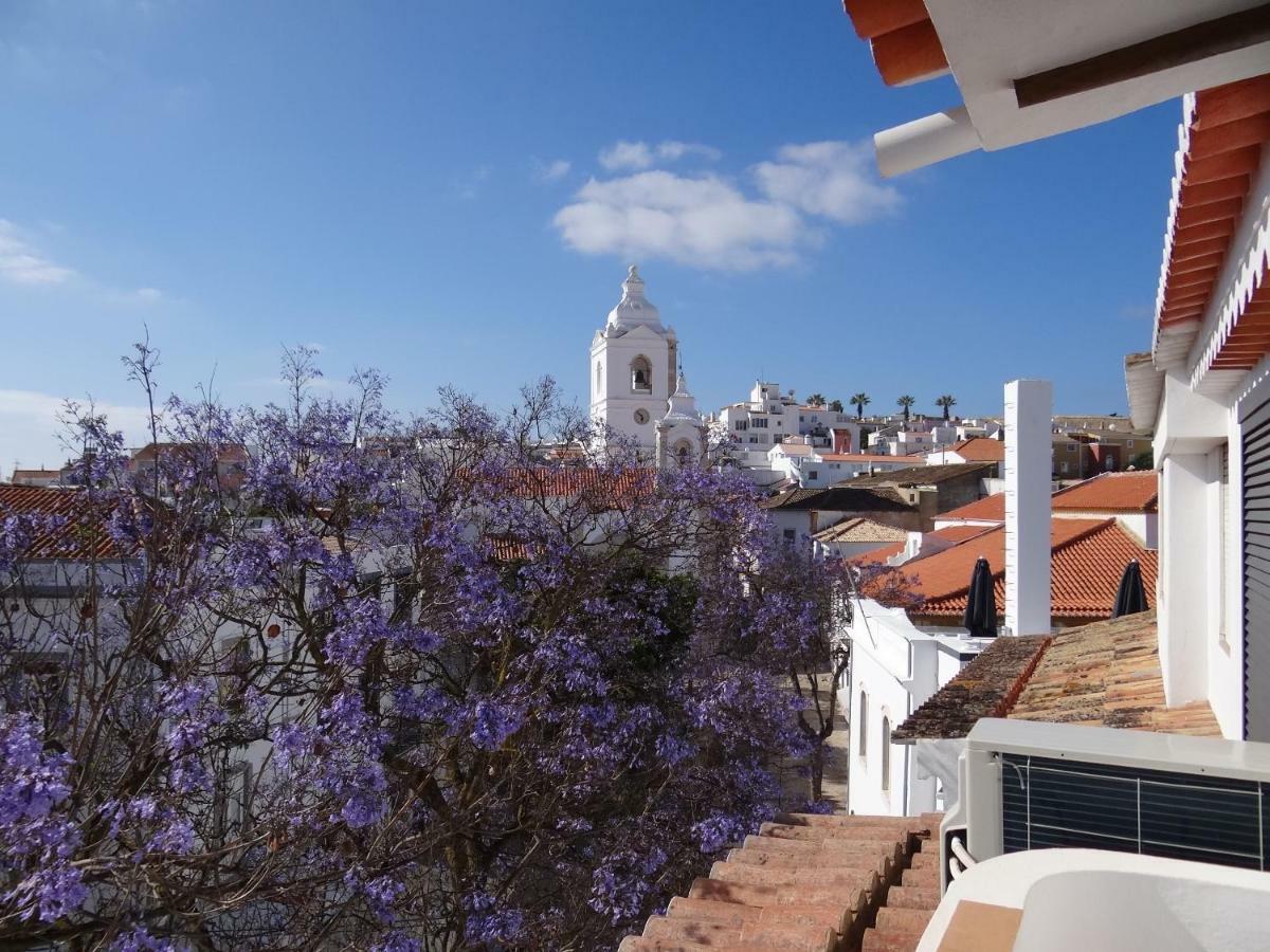 Apartamento de 1 dormitorio con vistas a la calle
