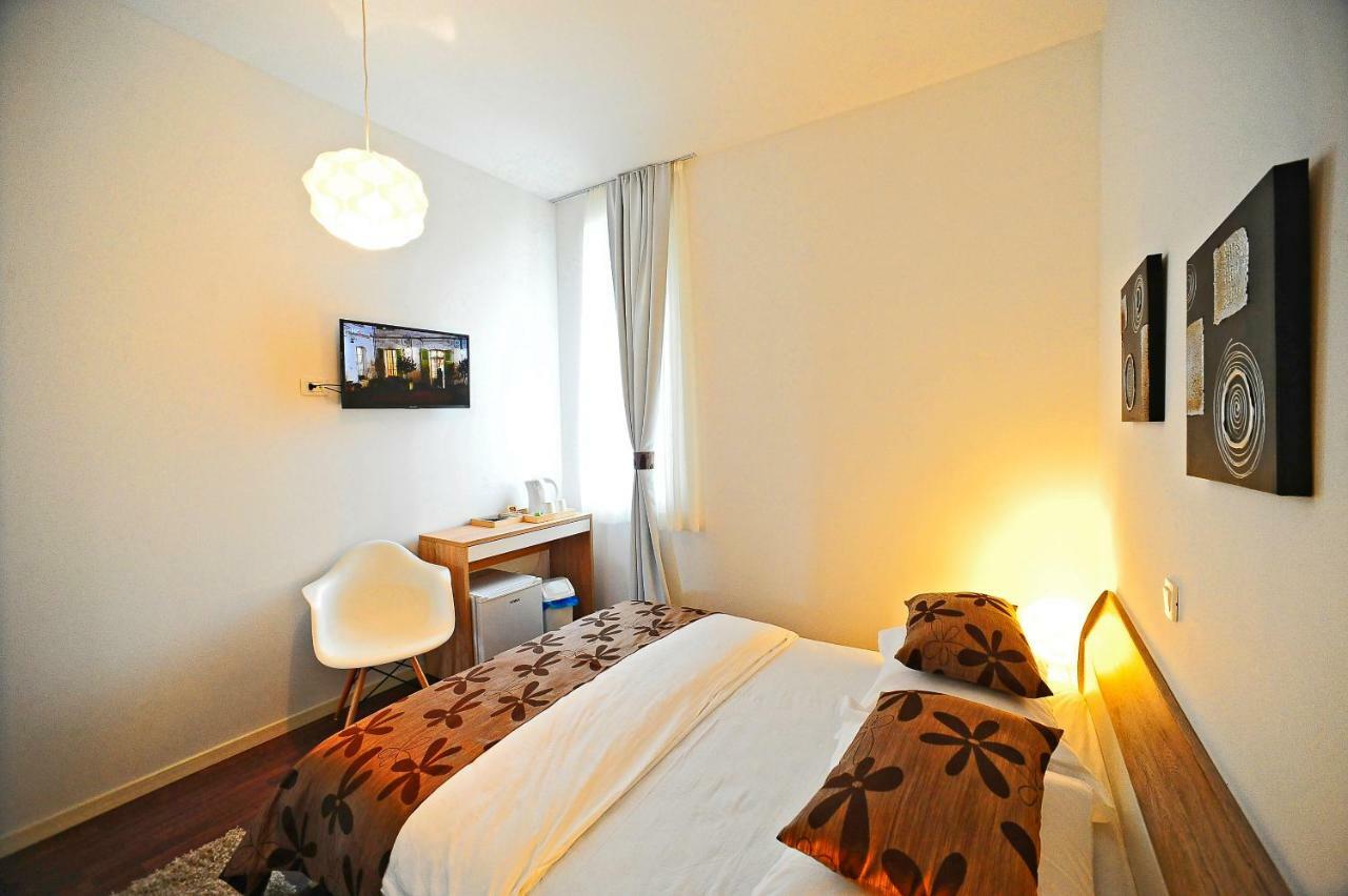 Double Room Private Bathroom