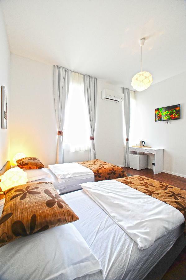 Twin Room Private Bathroom