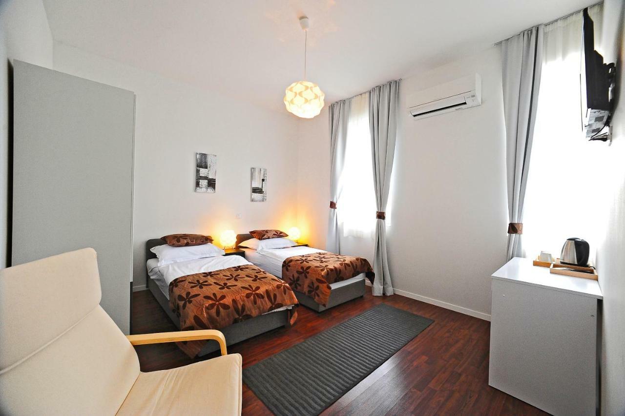 Twin Room Private Bathroom