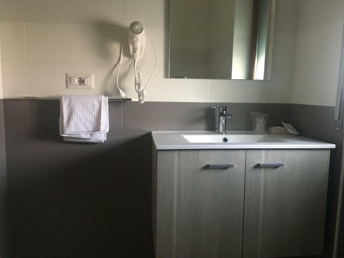 Camera Singola con Bagno Privato