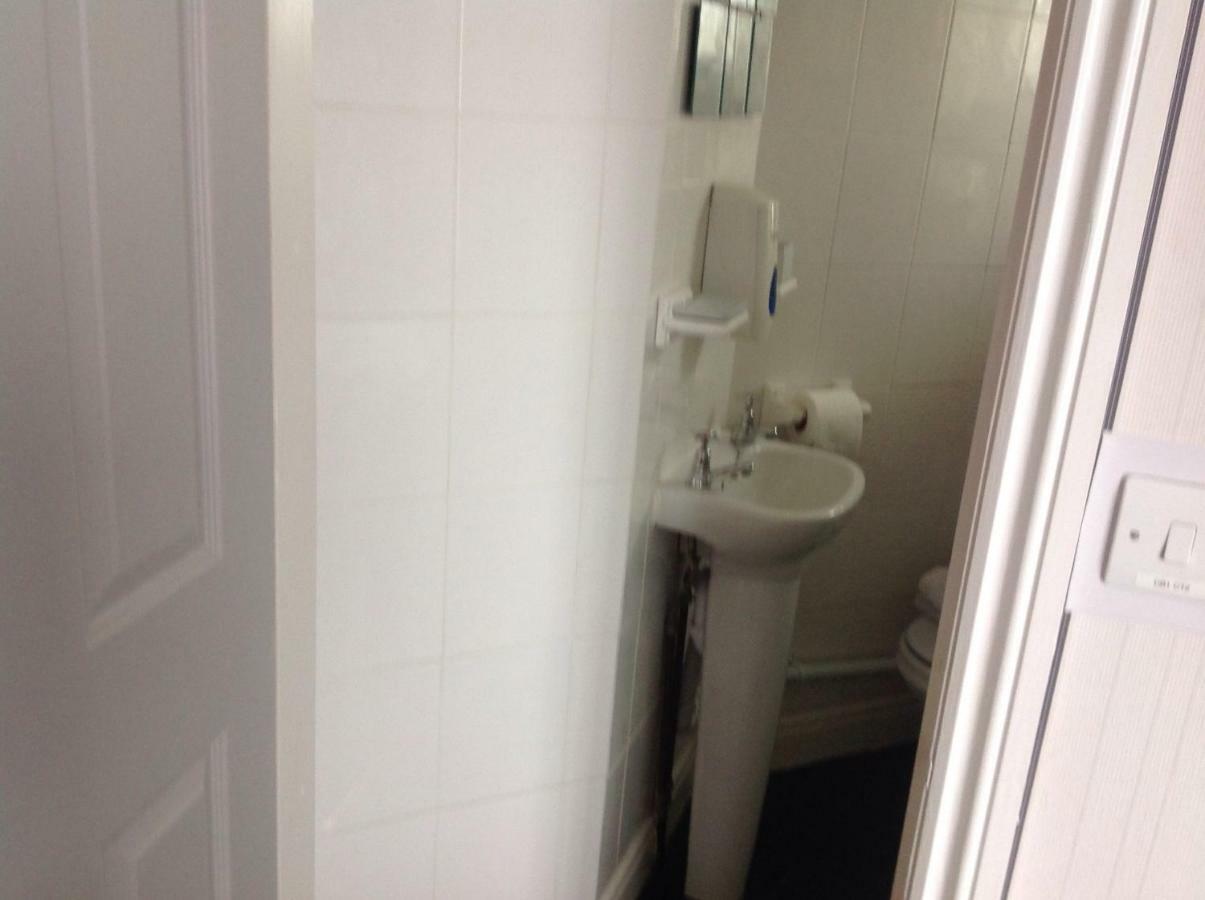 Single Room Shower First Floor