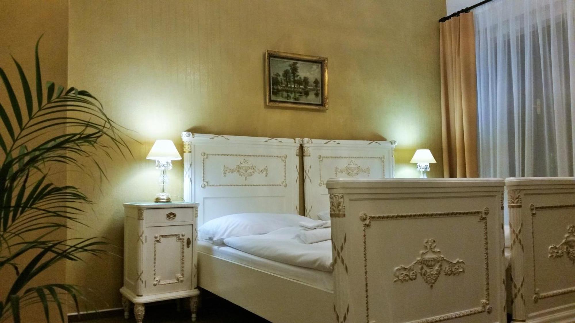 Superior Double or Twin Room Private Bathroom