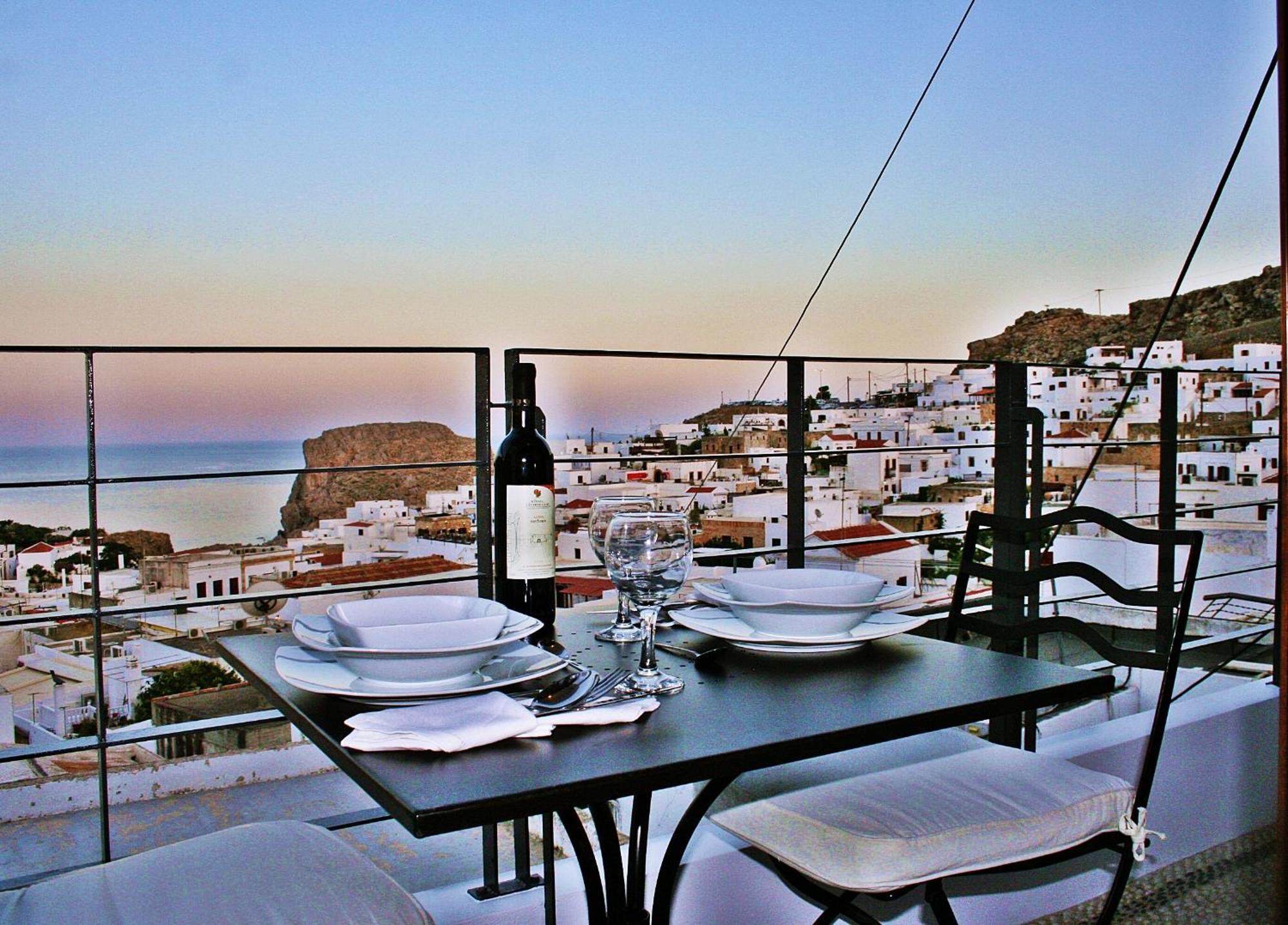 Deluxe One-Bedroom Apartment Private Balcony Sea View