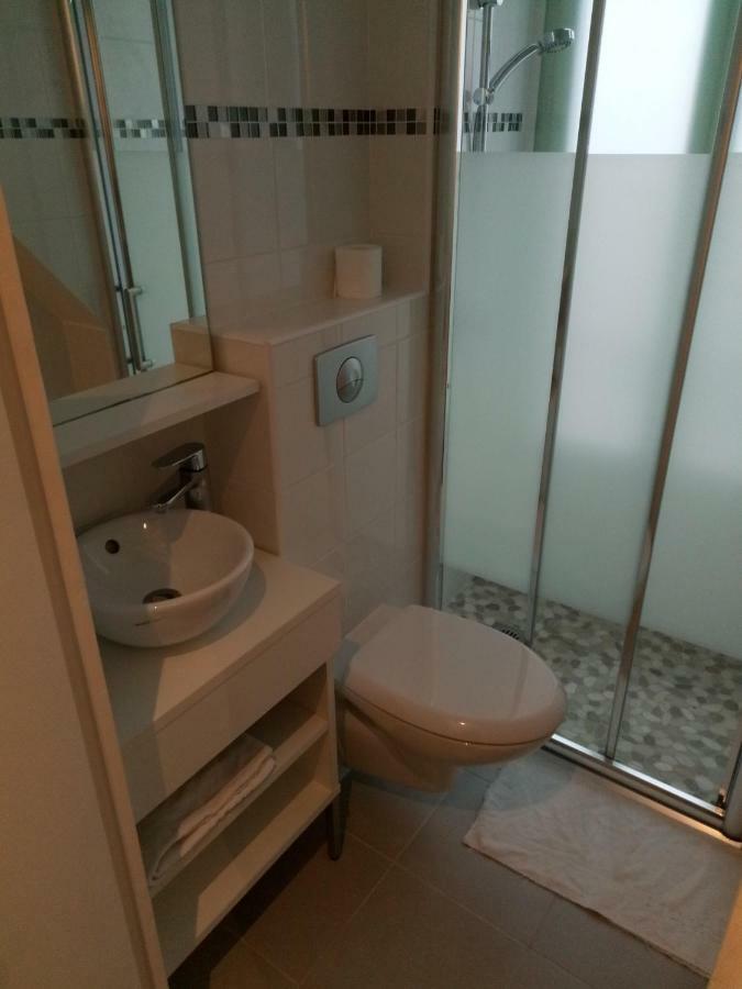 Single Room Private Bathroom