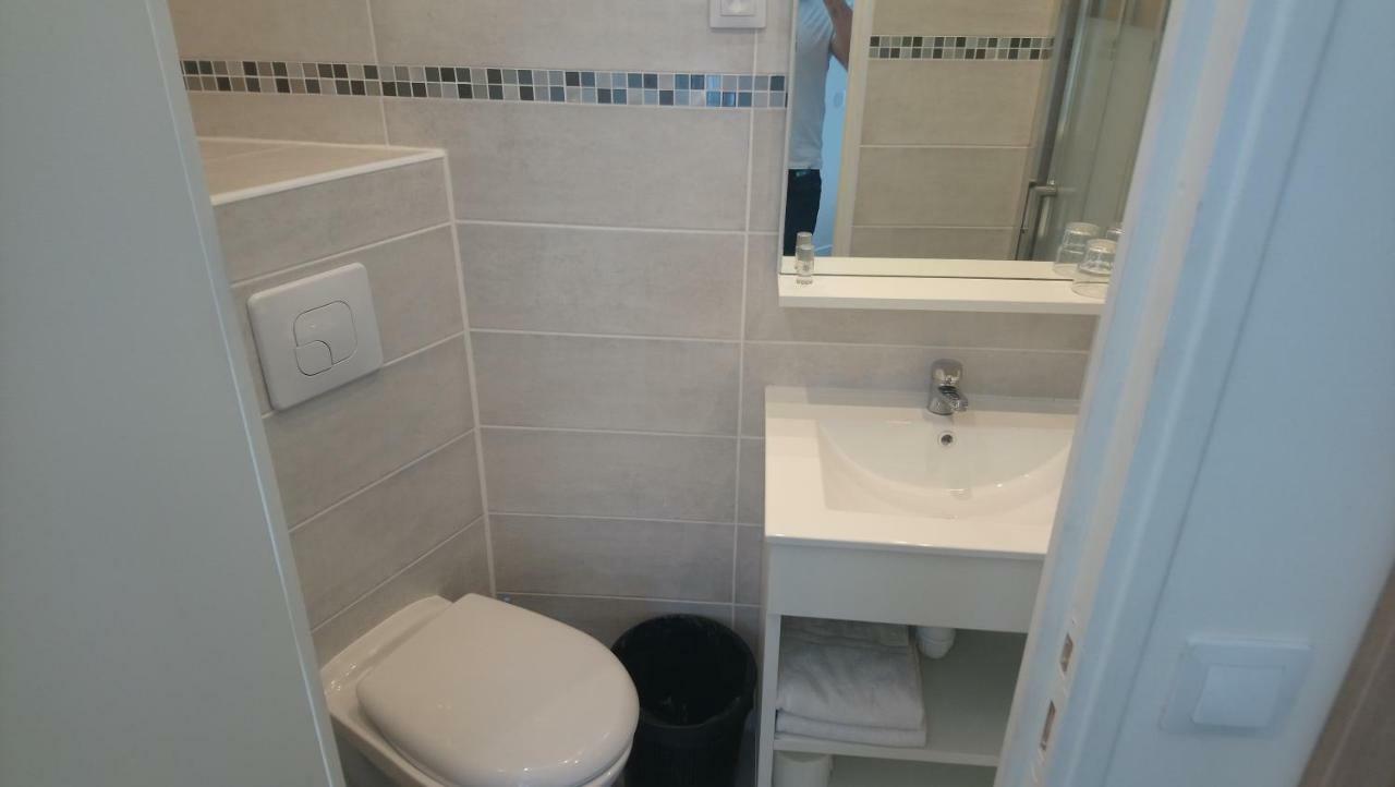 Double Room Private Bathroom