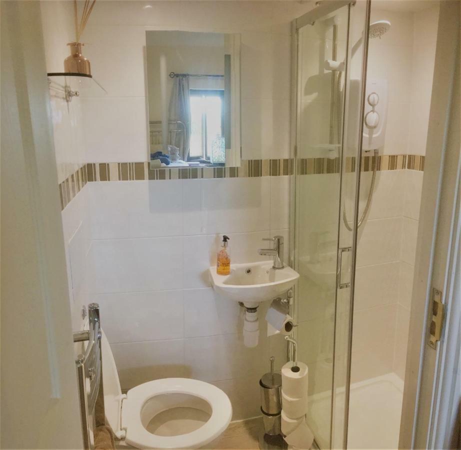 Twin Room with Private Bathroom