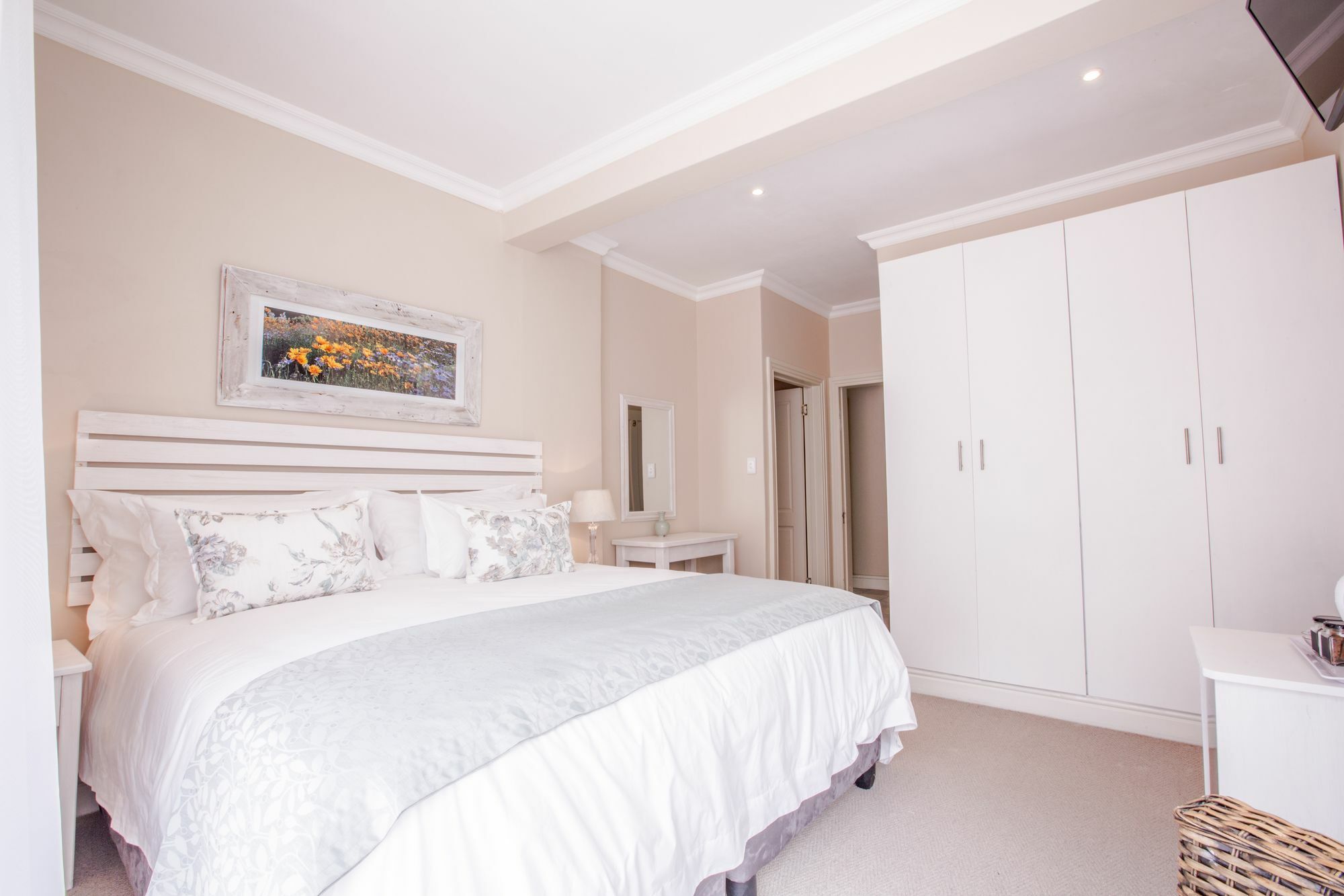 Garden View Room King bed