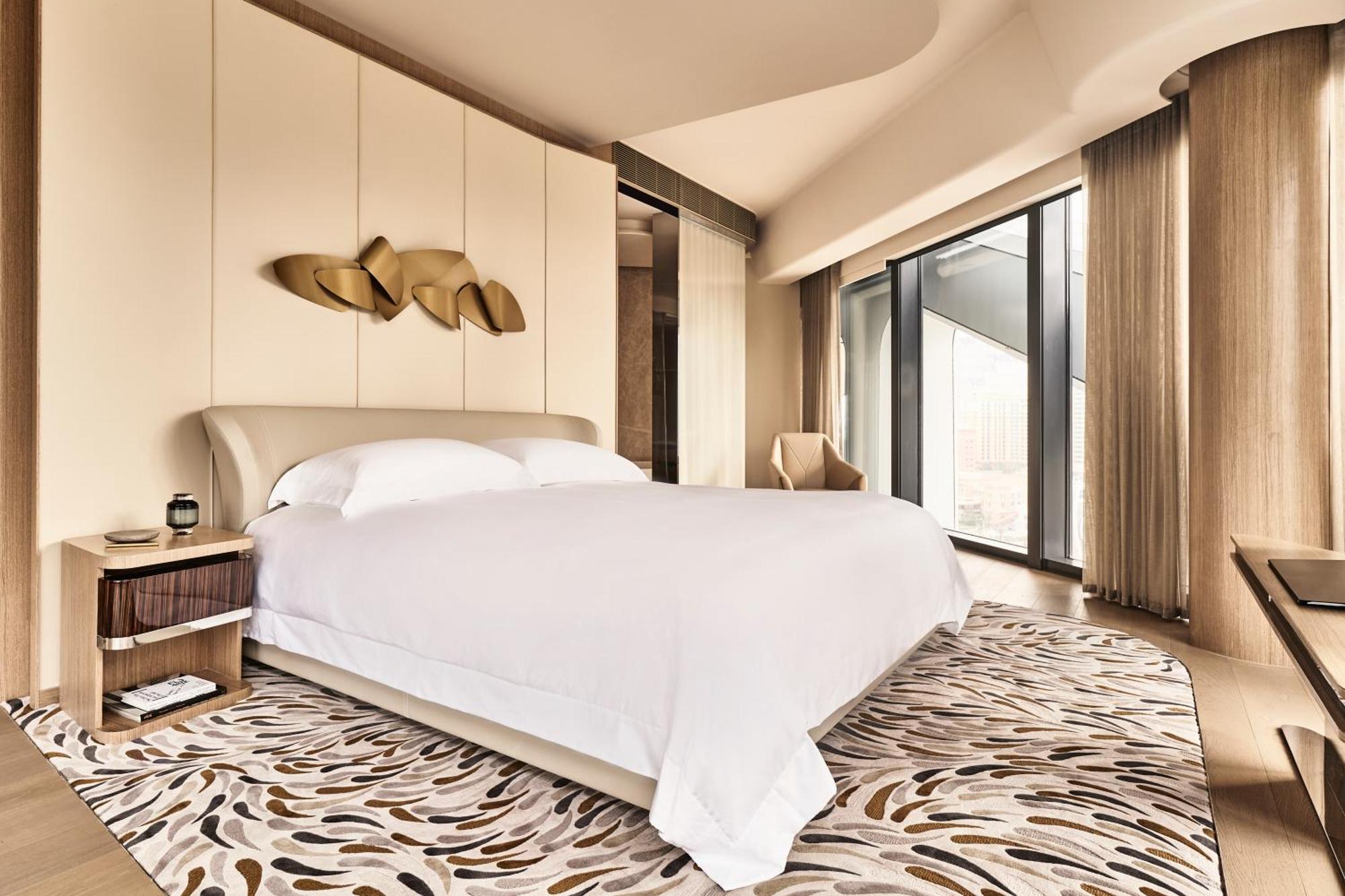 Morpheus Prestige Suite Club Lounge Access