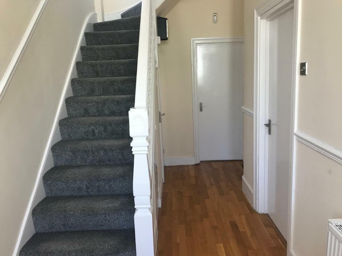 Deluxe Double Room Shower