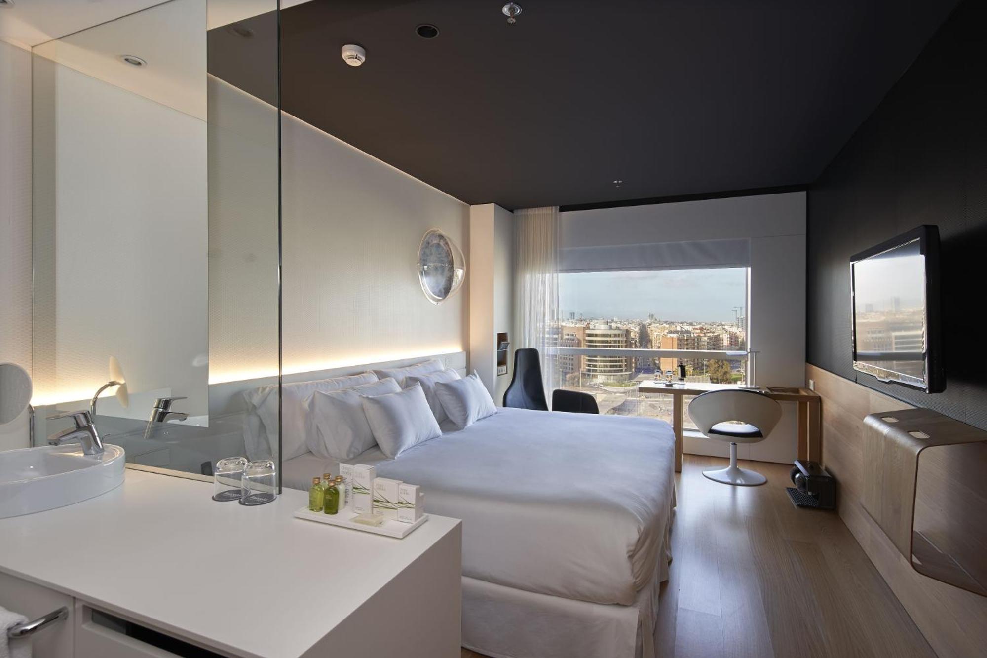 Deluxe Double Room with City View,1432057645:JPEG