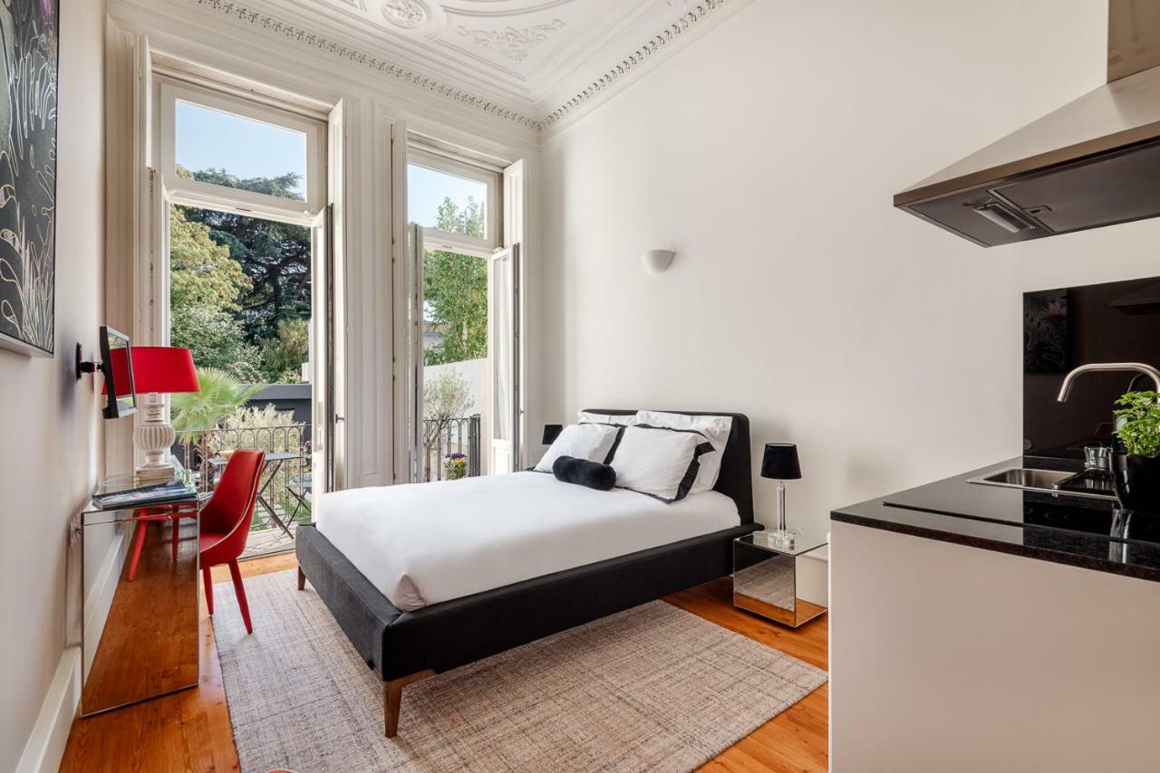 Queen Room Garden View