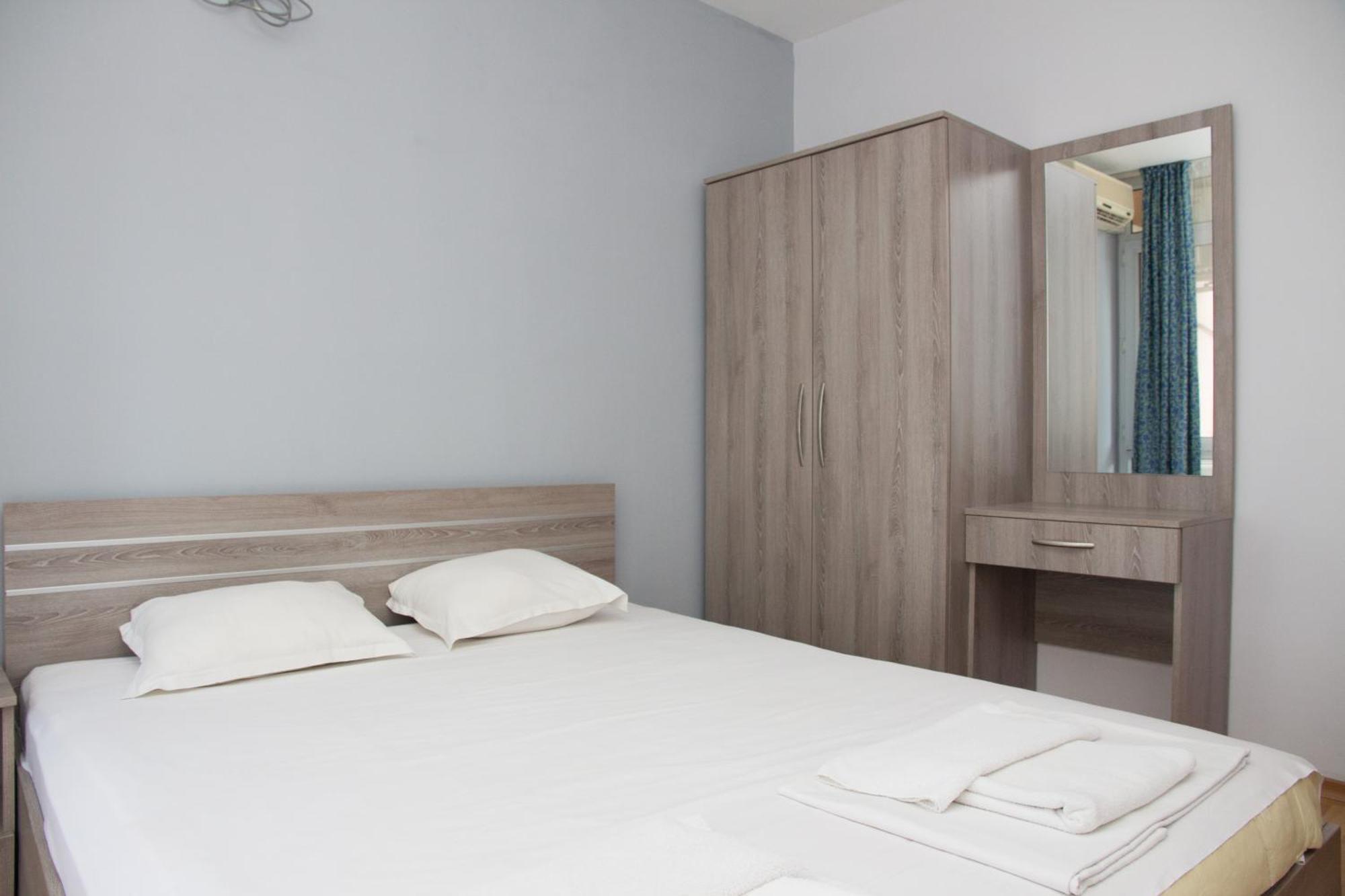Deluxe Two-Bedroom Apartment