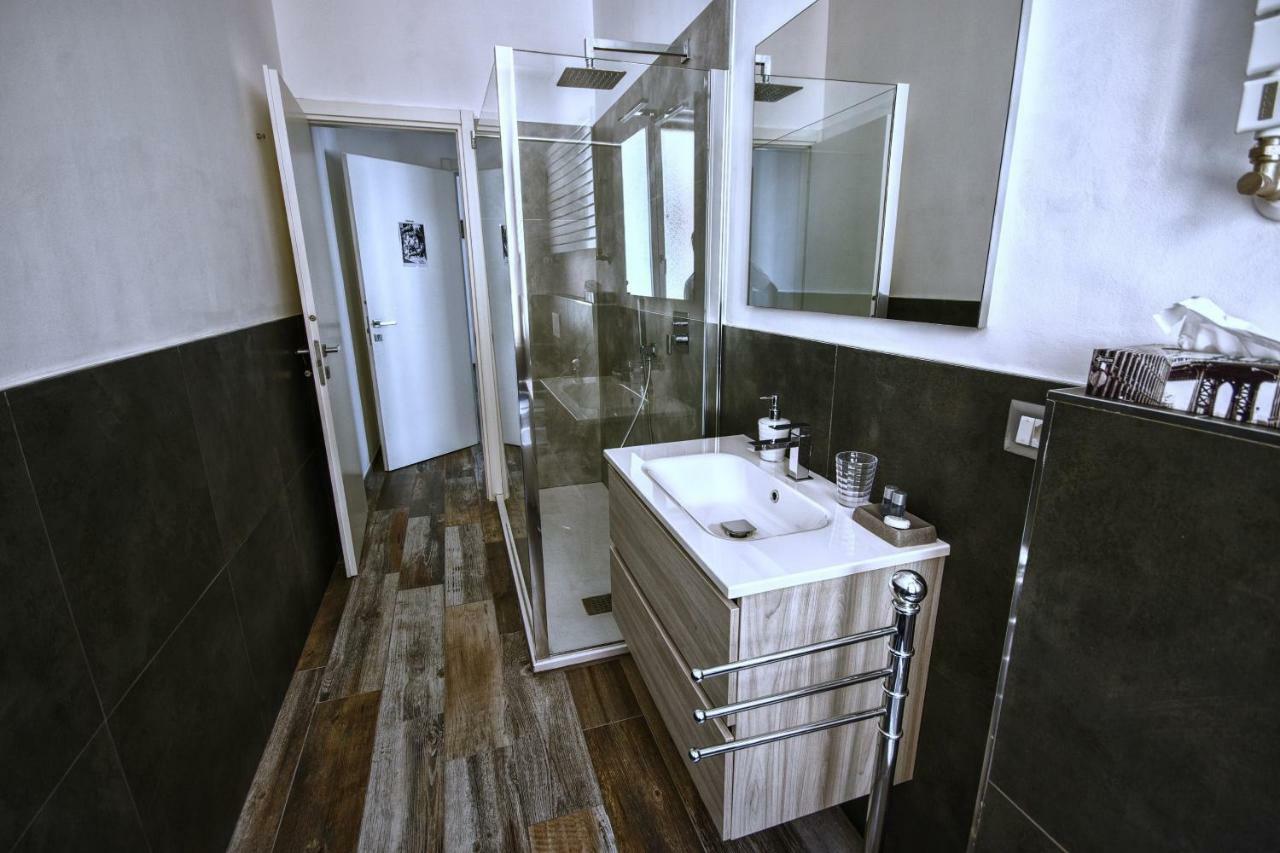 Double or Twin Room Private Bathroom