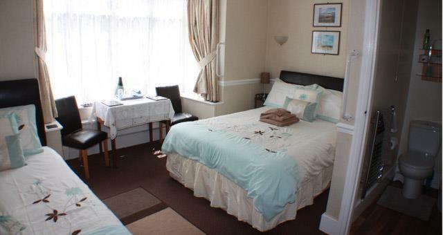 Family Room,891943306:JPEG