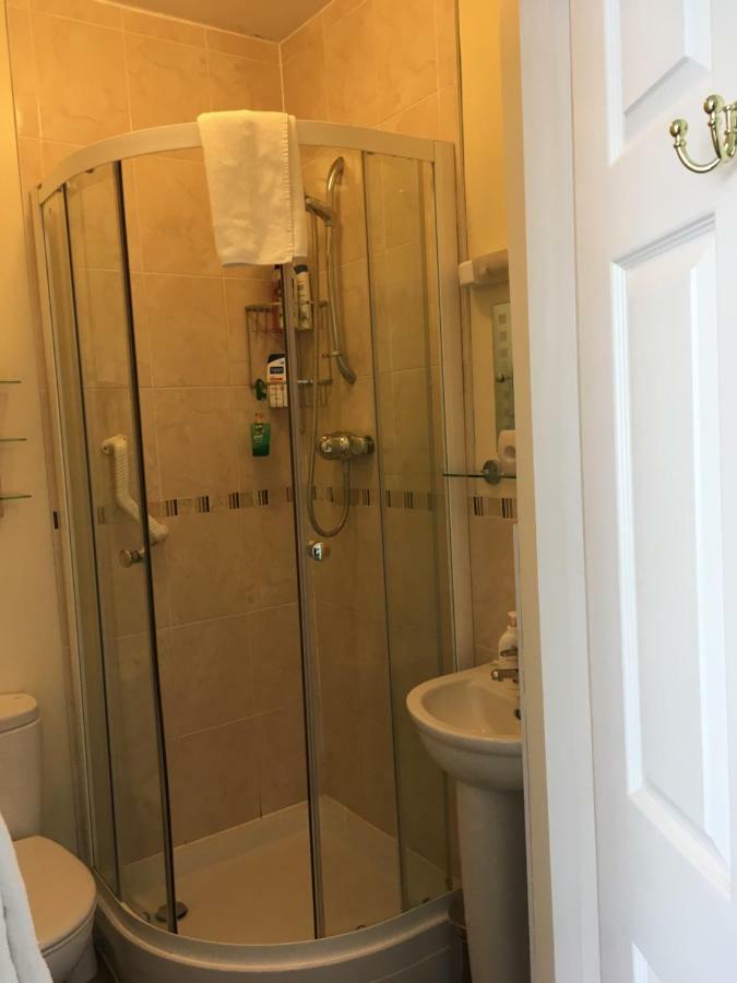 Single Room,1236236731:JPEG