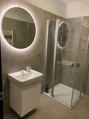 Double or Twin Room Bathroom