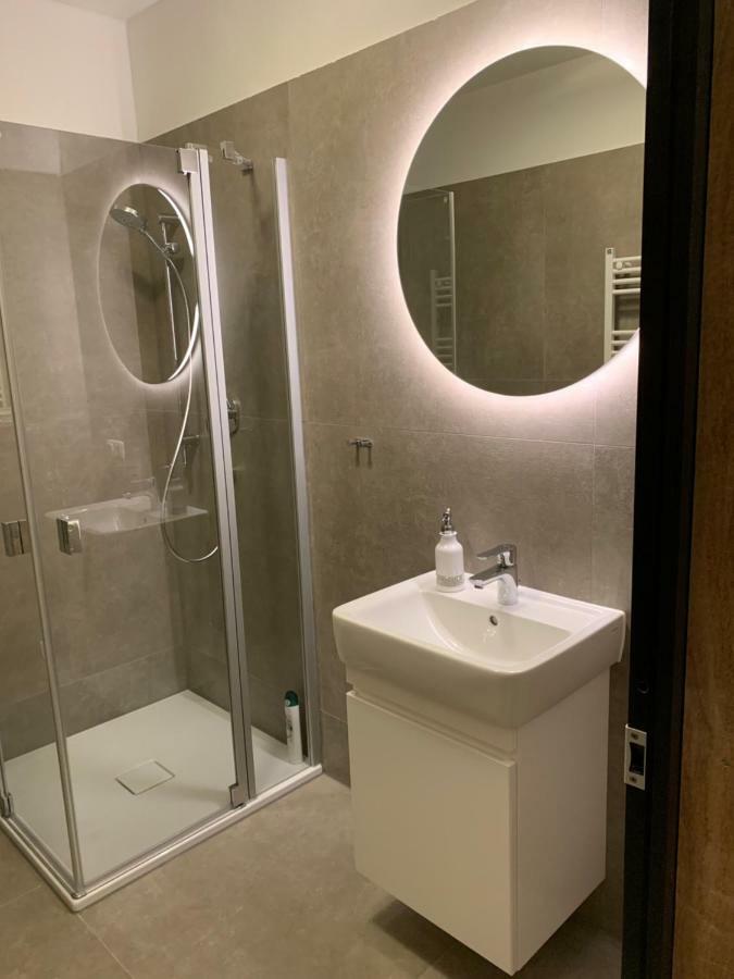 Double or Twin Room Bathroom