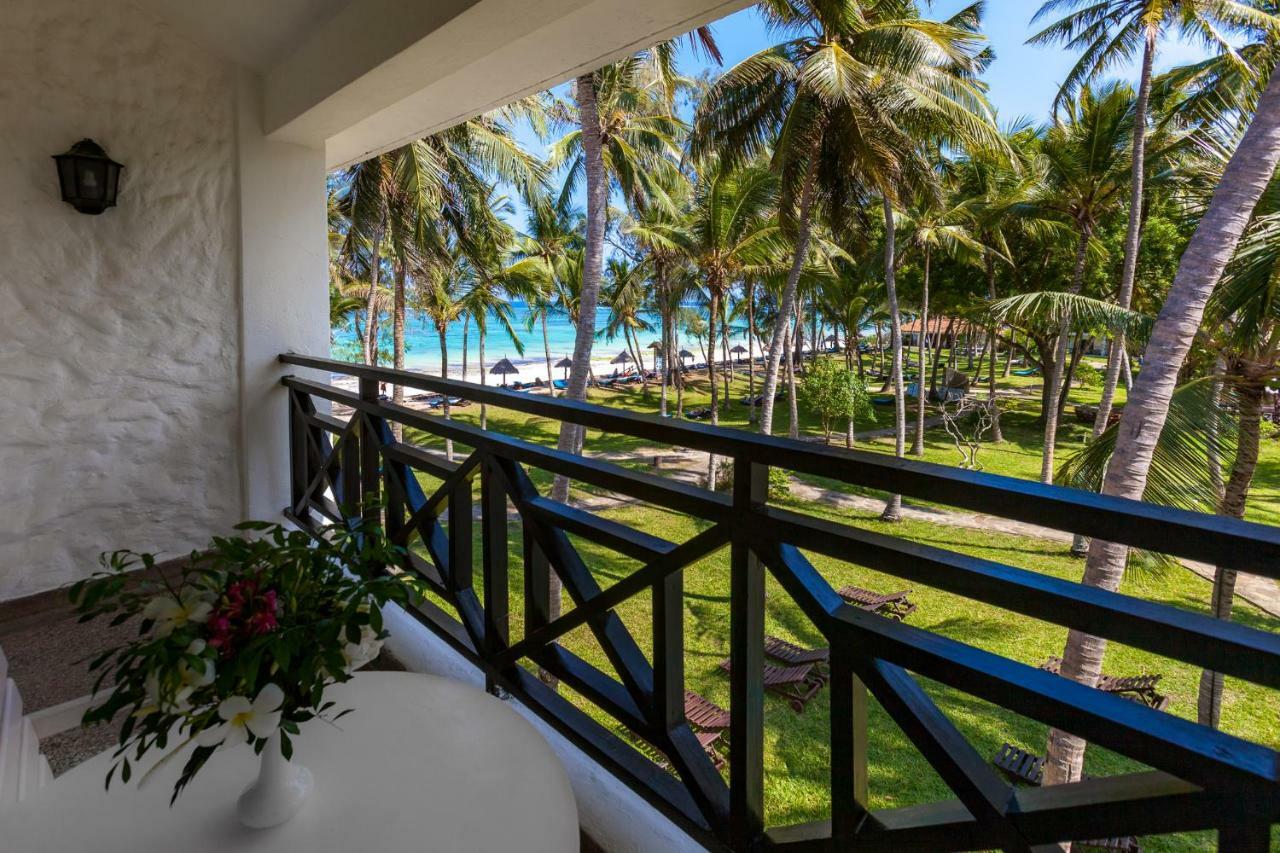 Deluxe tweepersoonskamer met balkon en uitzicht op zee