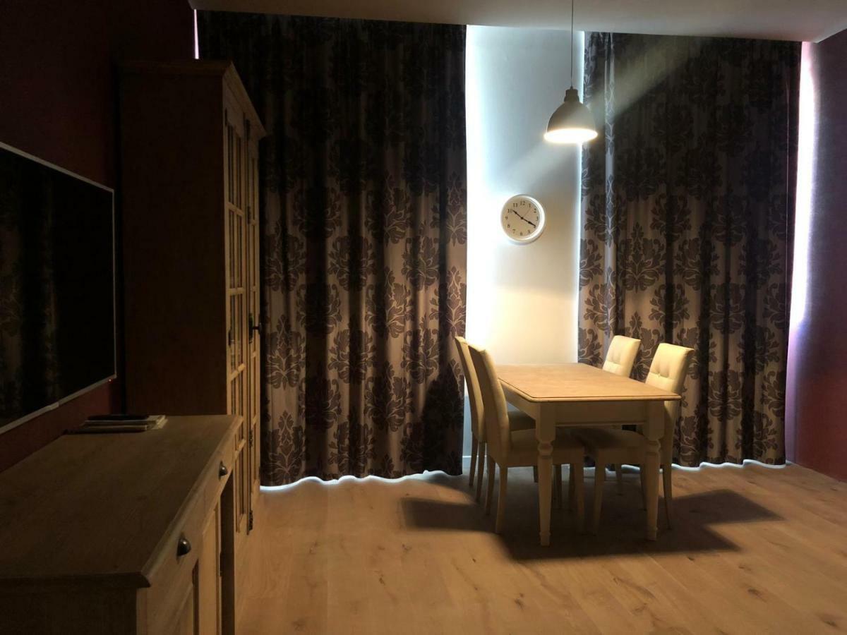 Apartamento - Edificio independiente