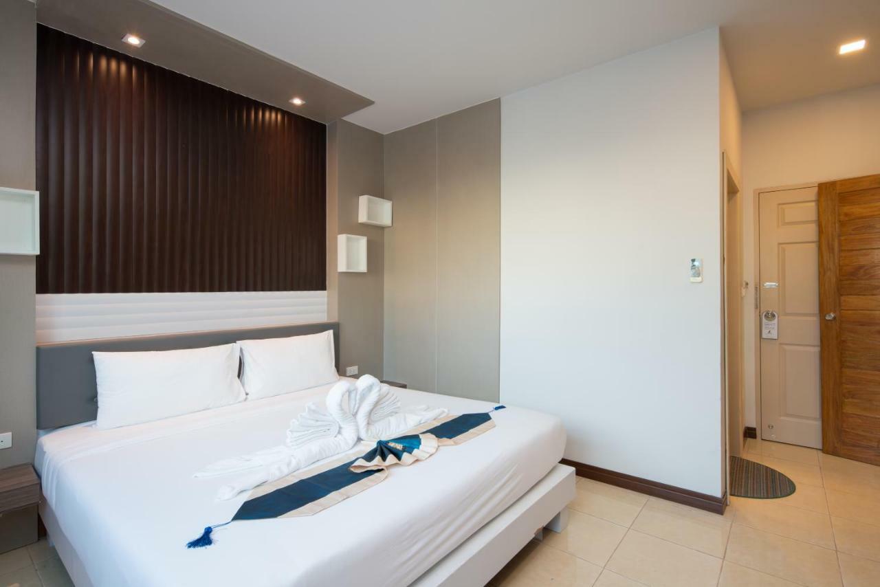 2 Connecting Rooms 4