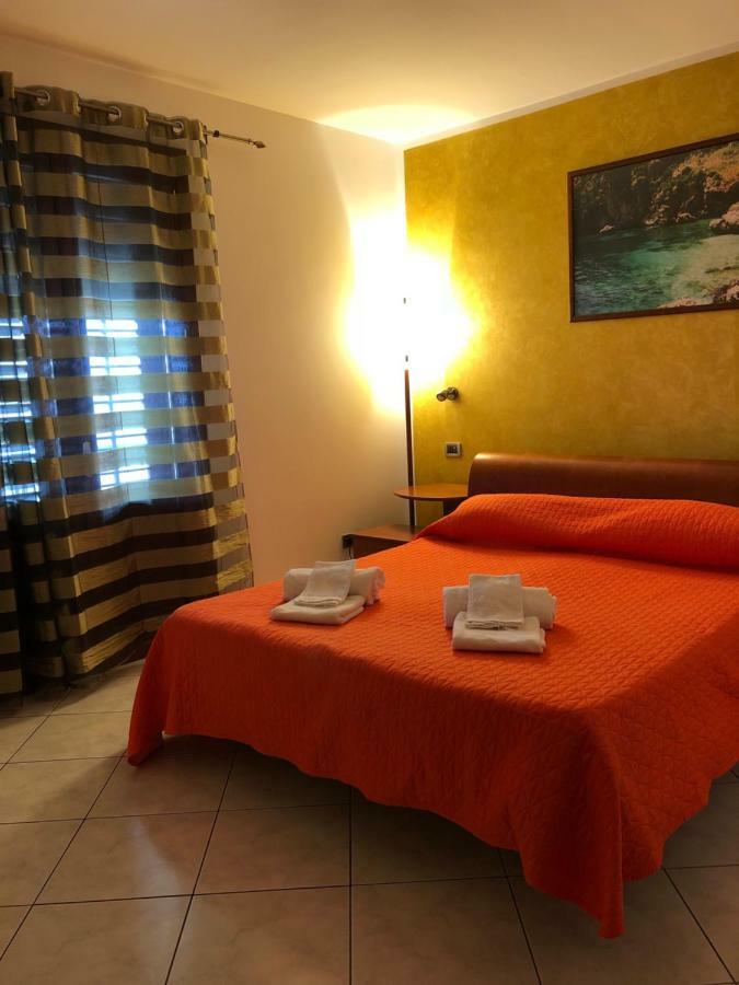 Deluxe Double Room Bath