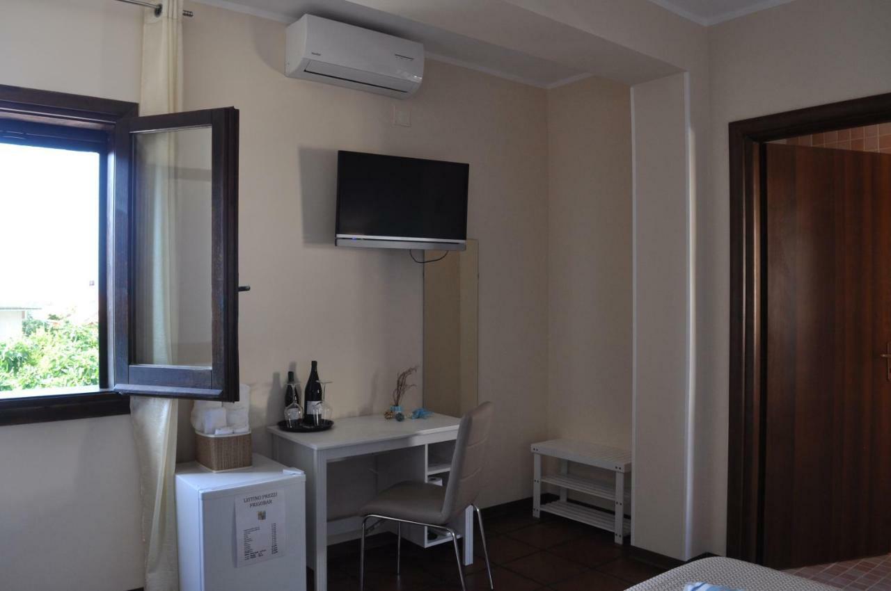 Deluxe Double Room Side Sea View