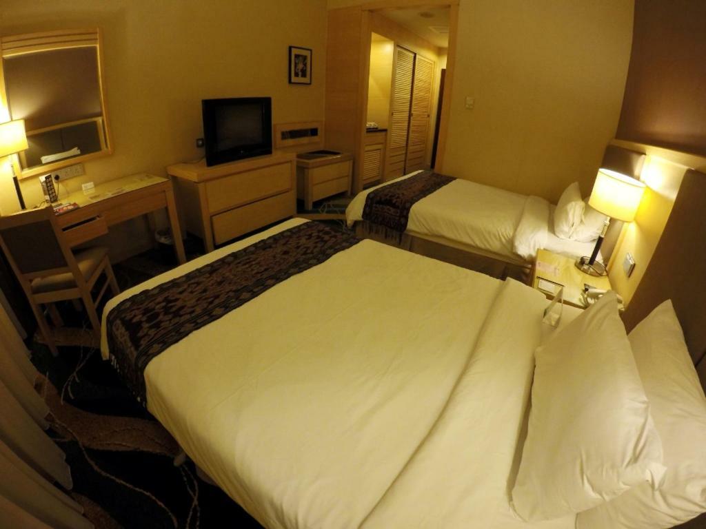 Standard Twin Room No Outside View