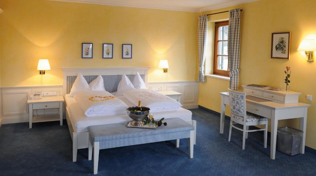 Small Double Room no dogs