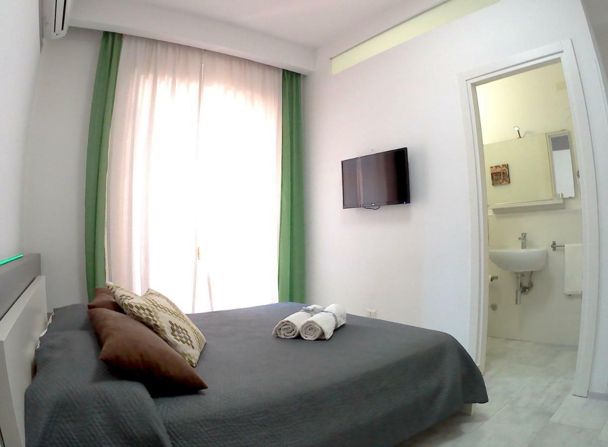 Double Room Private Bathroom