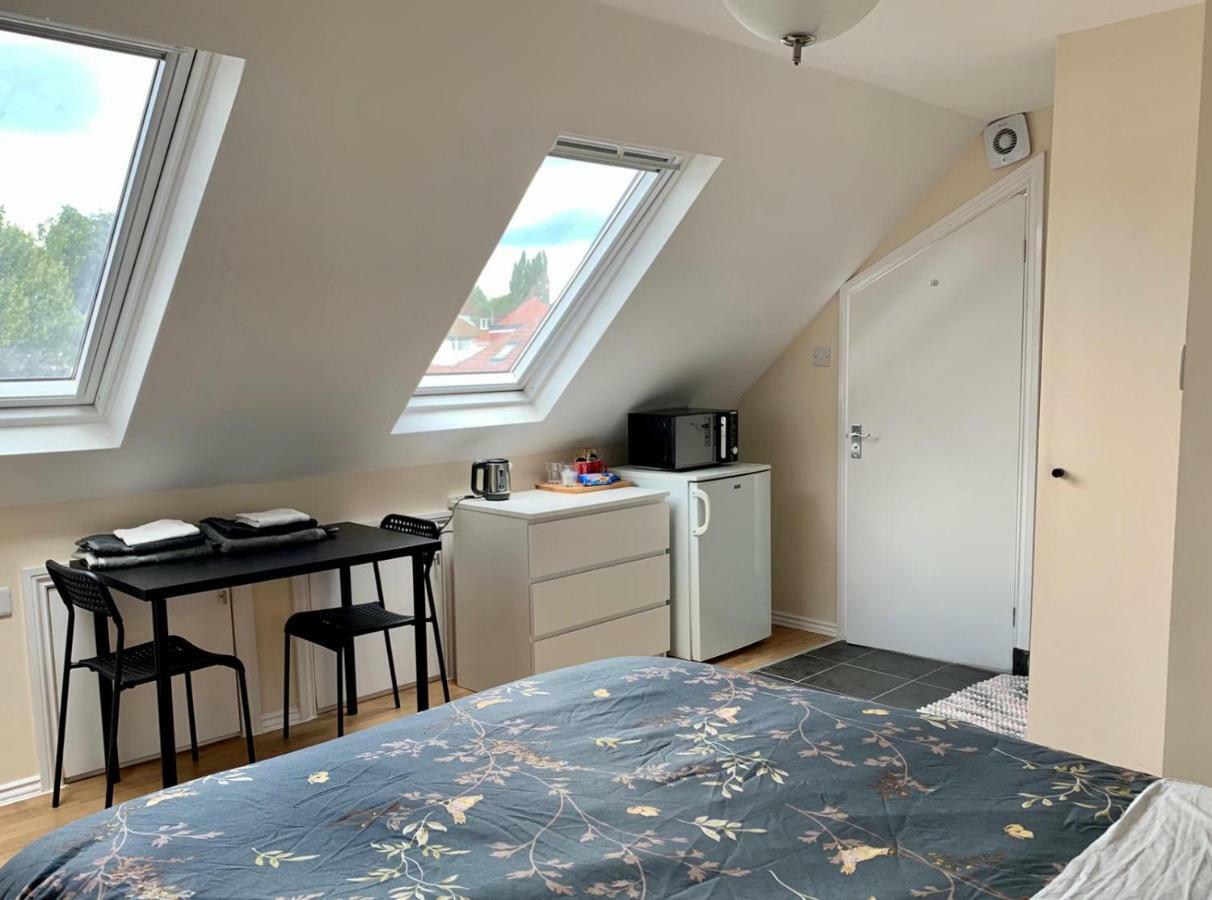 Deluxe Double Room Shower