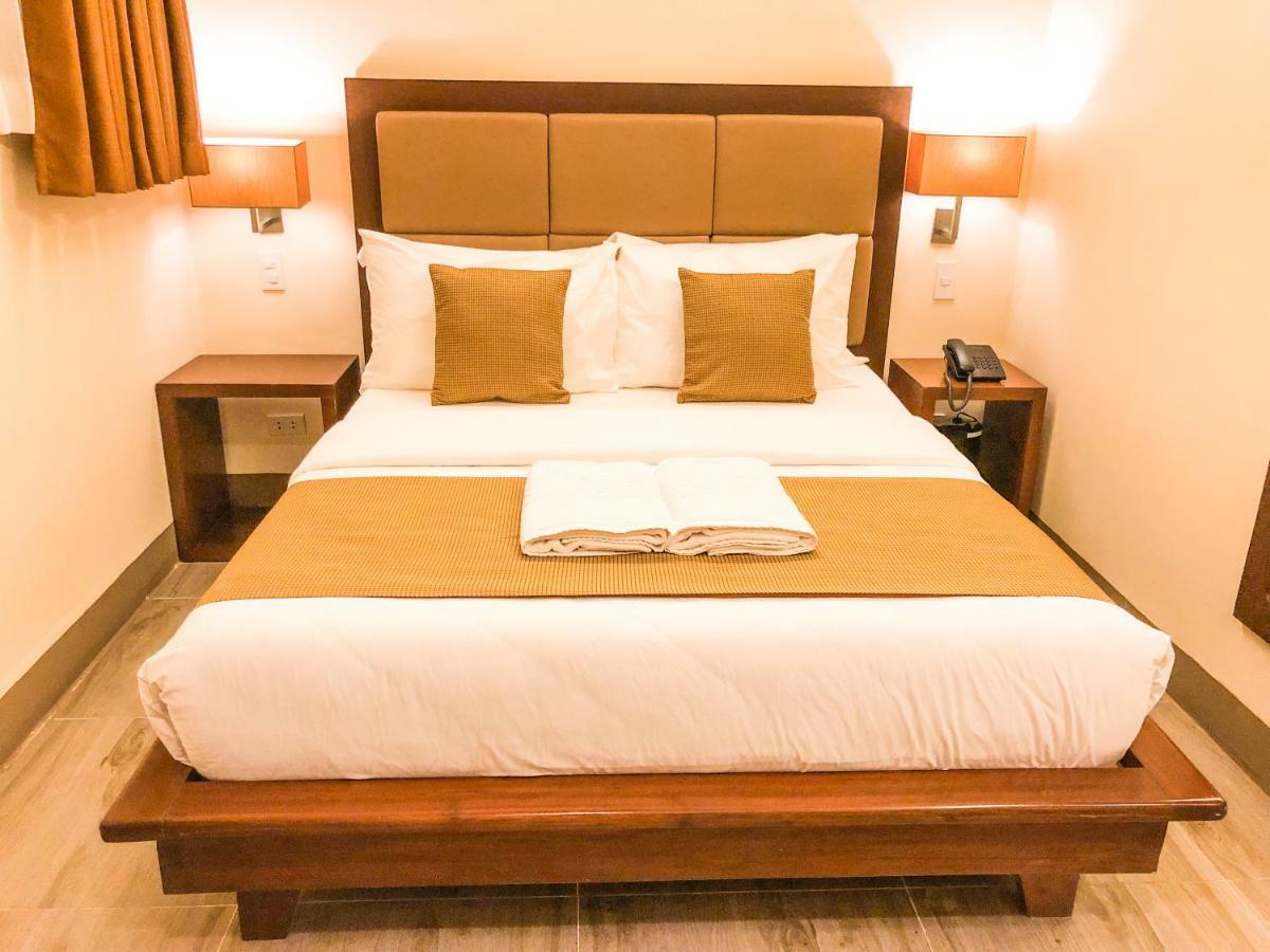Standard Queen Room