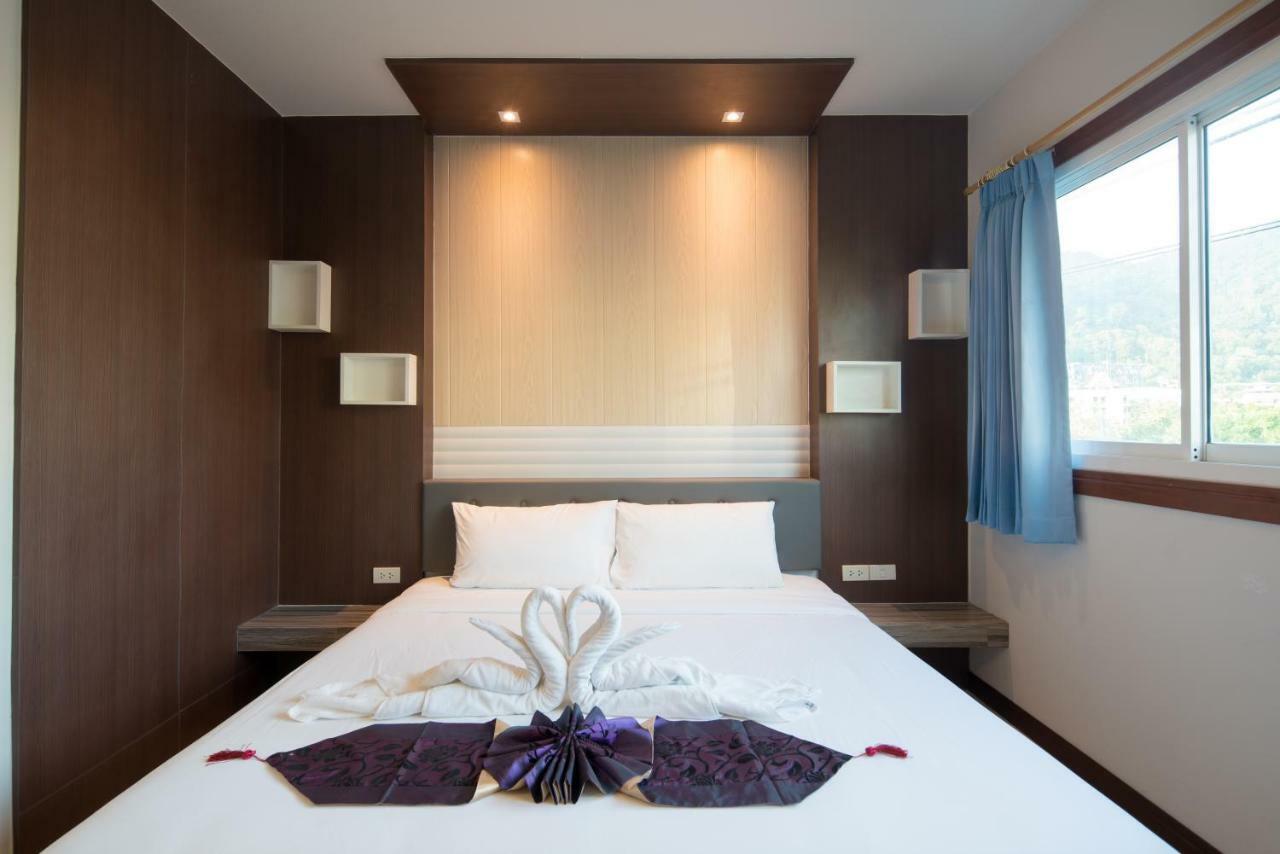 2 Connecting Rooms 4