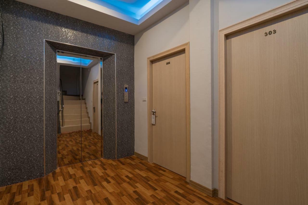 Large Apartment Sea View