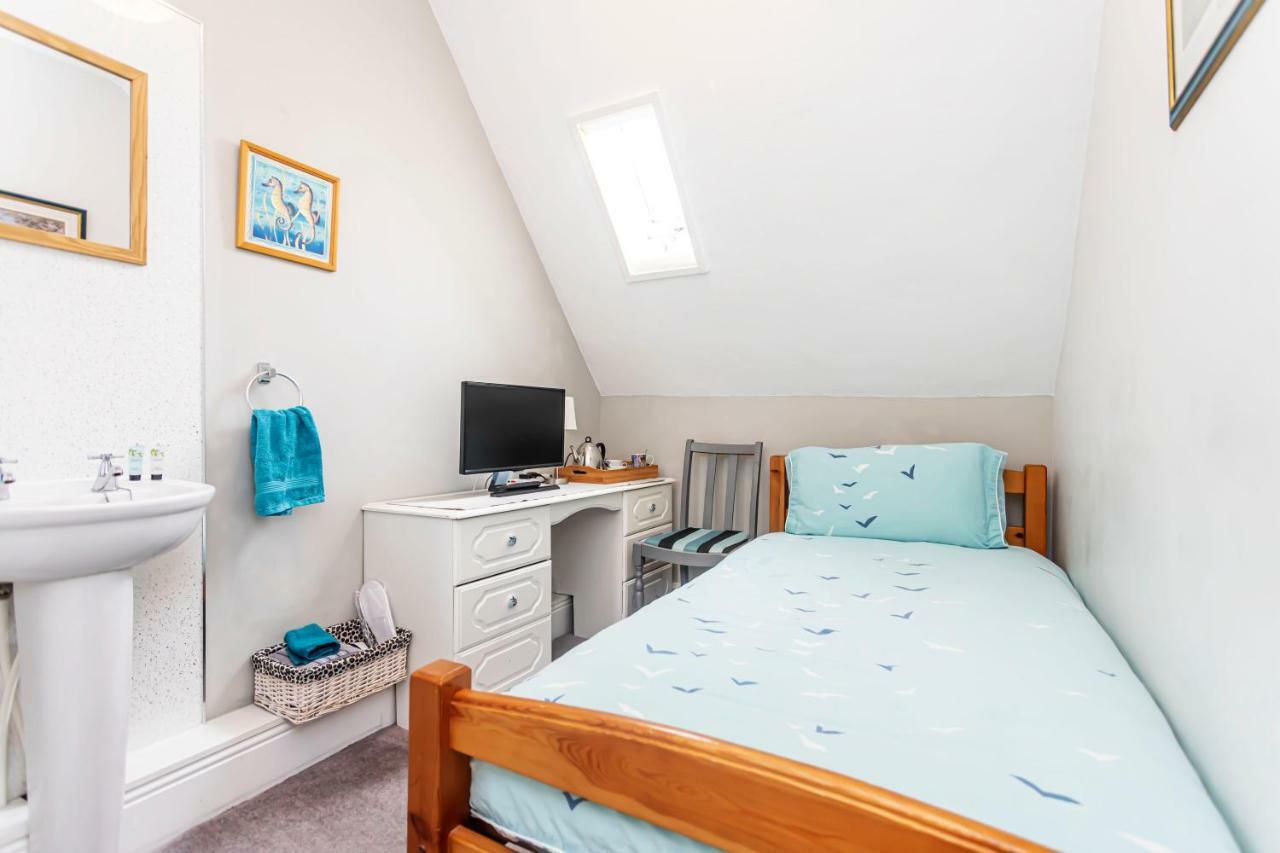 Small Single Room,909911326:JPEG