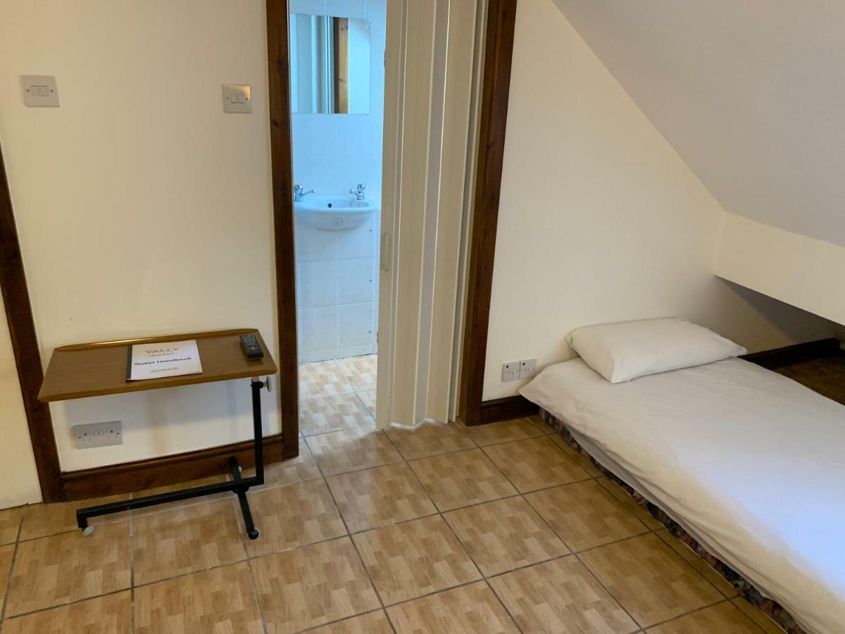 Attic Double or Family Triple En-Suite Kitchenette