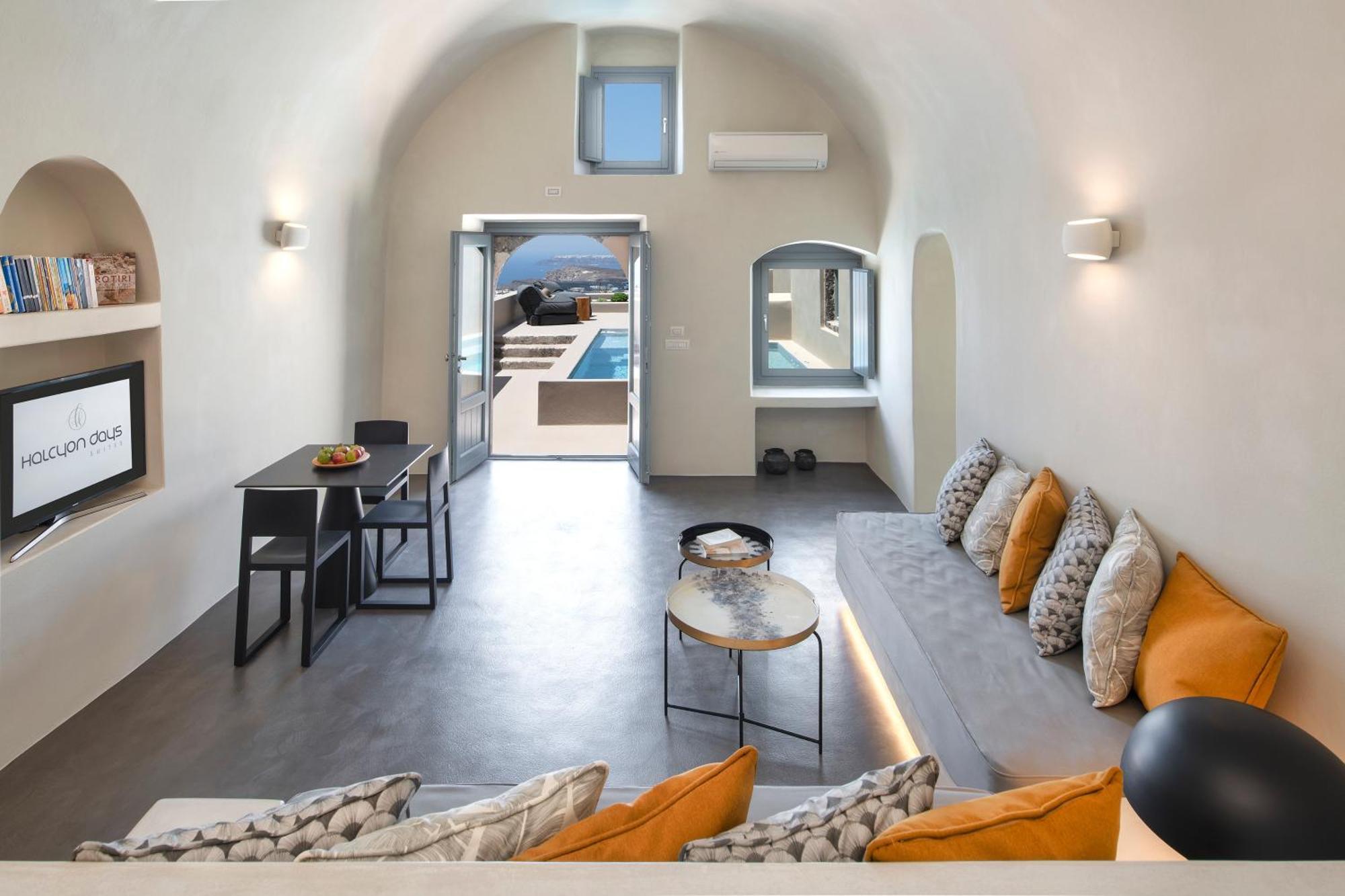 ALKYONE Cave Suite Private Pool