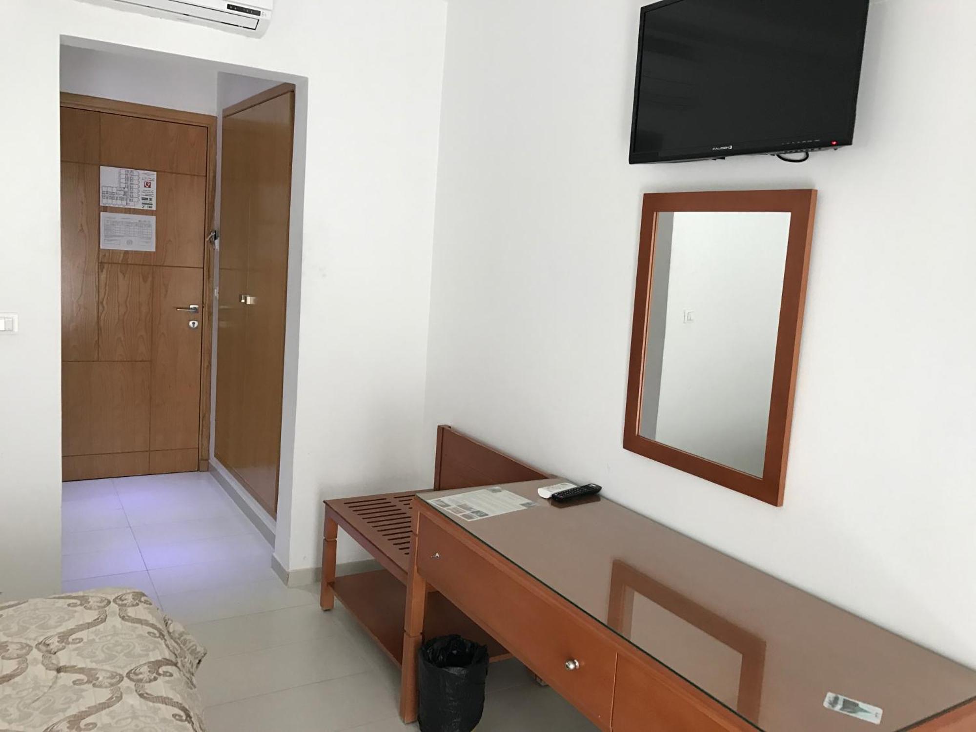 Chambre Double ou Lits Jumeaux avec Salle de Bains Privative