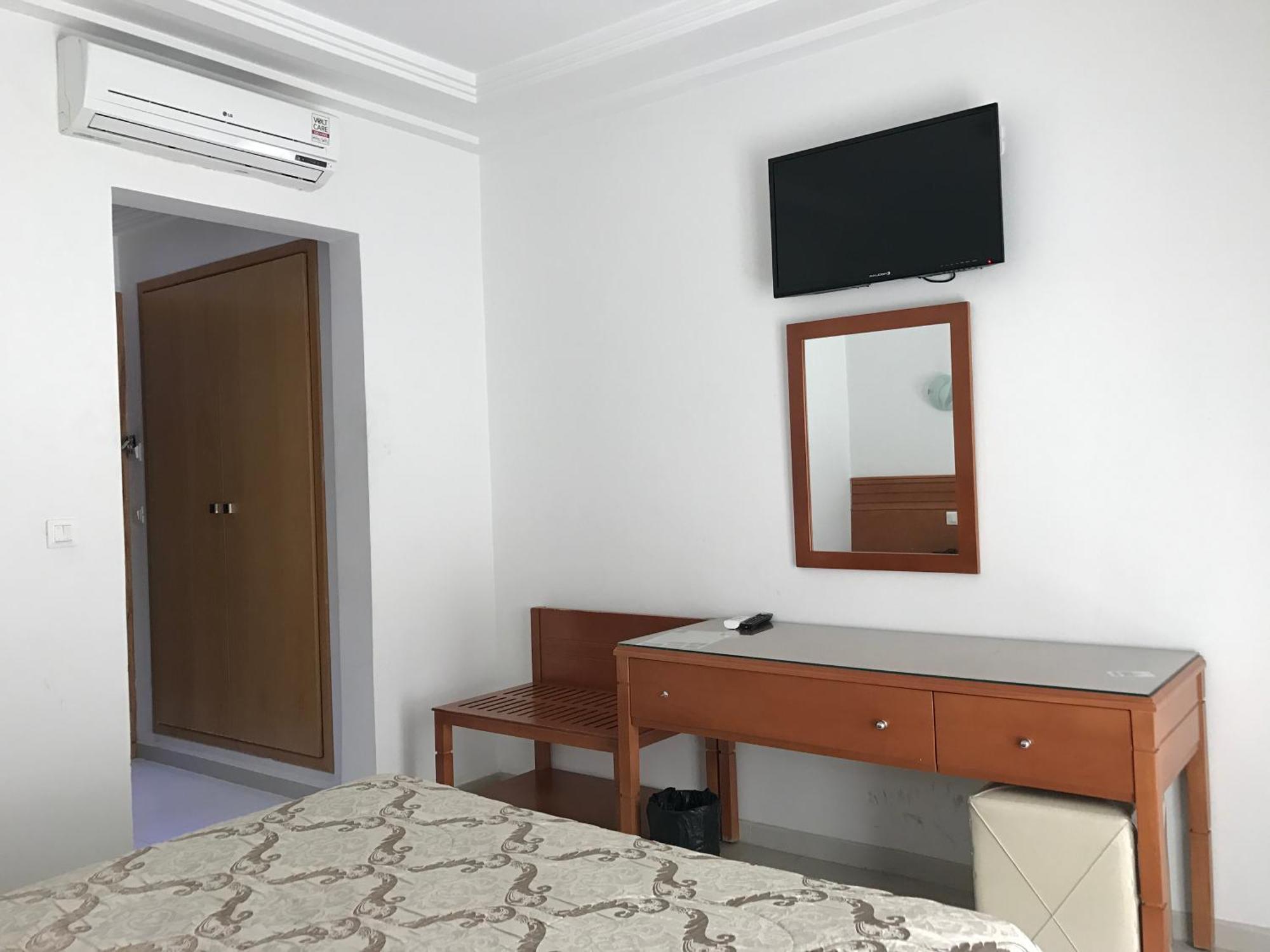Standard Single Room Shower