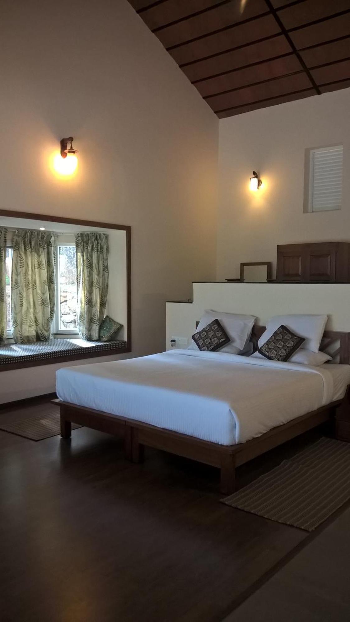 Ayurveda Healing, full board (4 nights min) at Suite Room