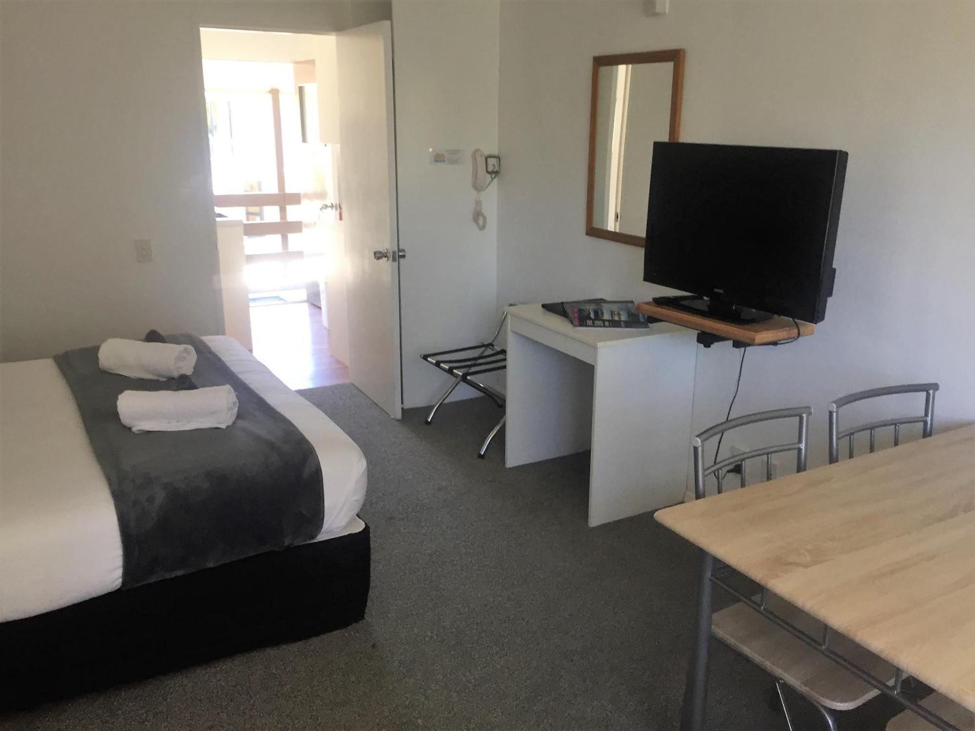 One-Bedroom Studio