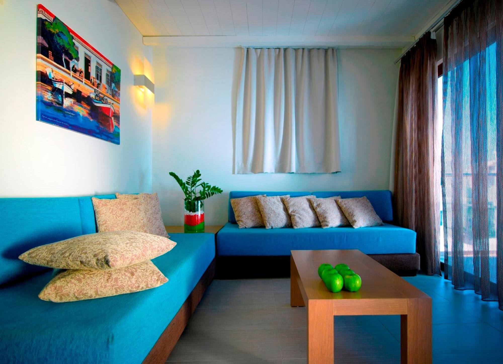 Two-Bedroom Suite,917382658:JPEG