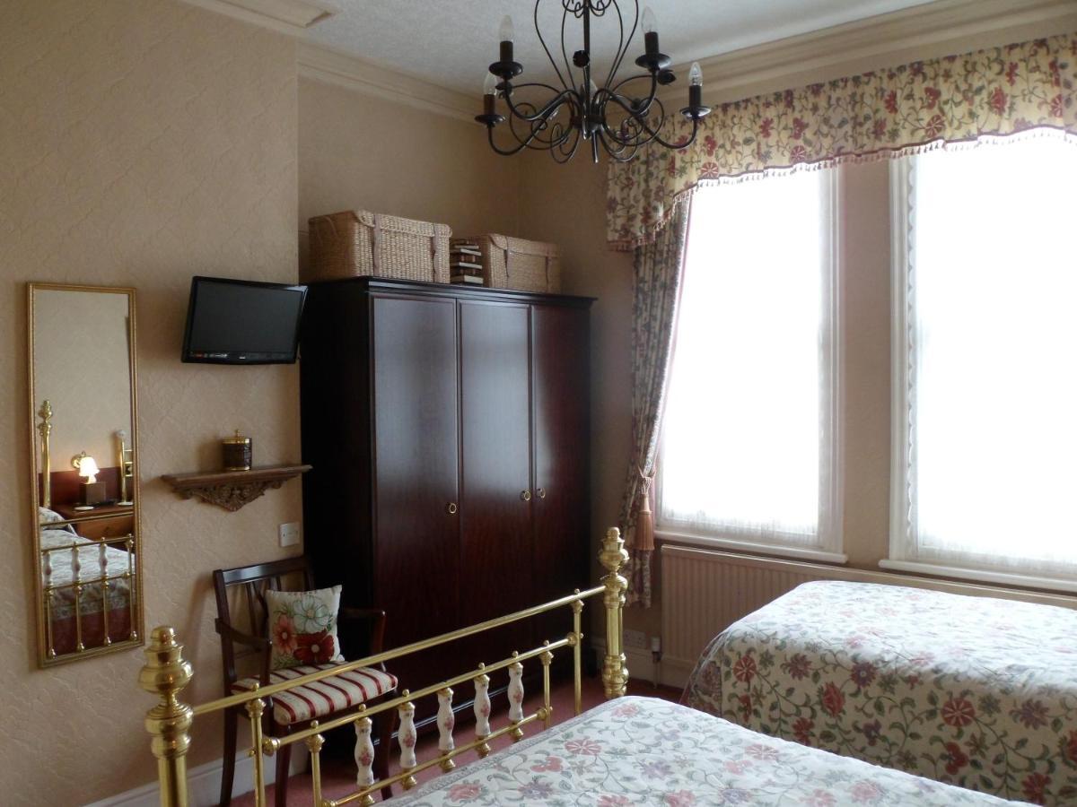 Large Twin Room