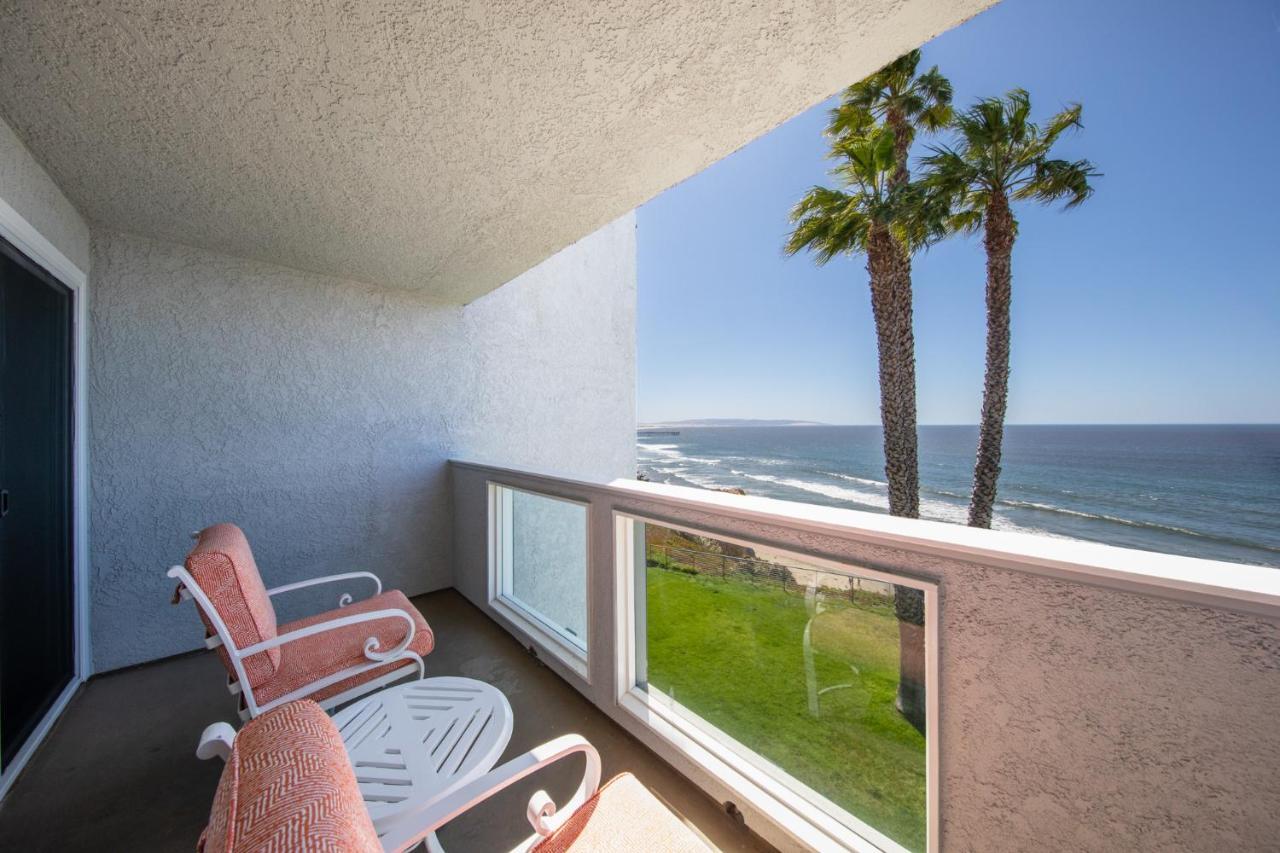Deluxe King Room Ocean View