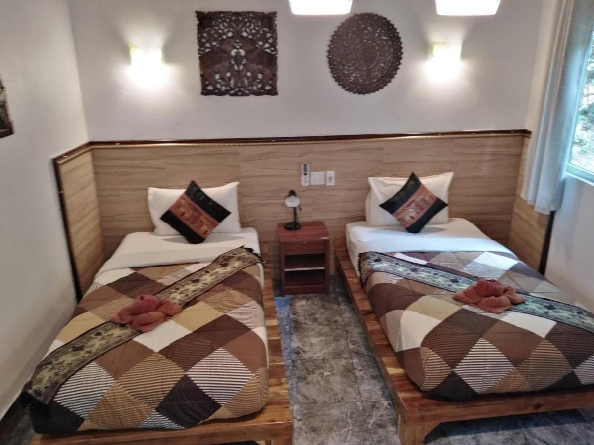 Family Bungalow,926326465:JPEG
