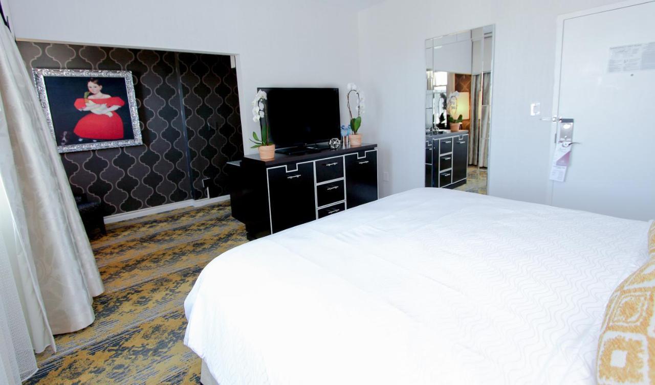 Camera Standard con Letto King-Size e Doccia Disabili